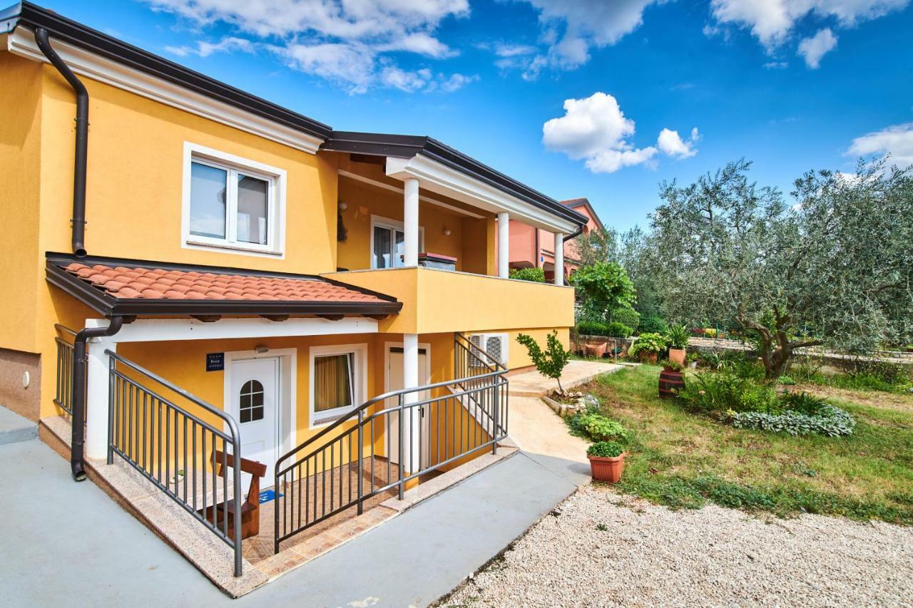 App Sverko Apartment Vilanija Luaran gambar